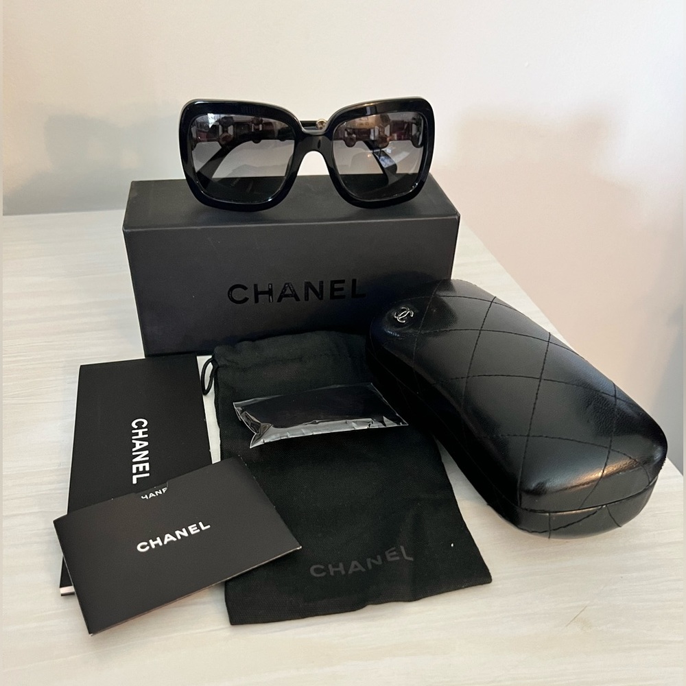 Authentic CHANEL Imitation Pearl Rhinestone Sunglasses Eye Wear Plastic